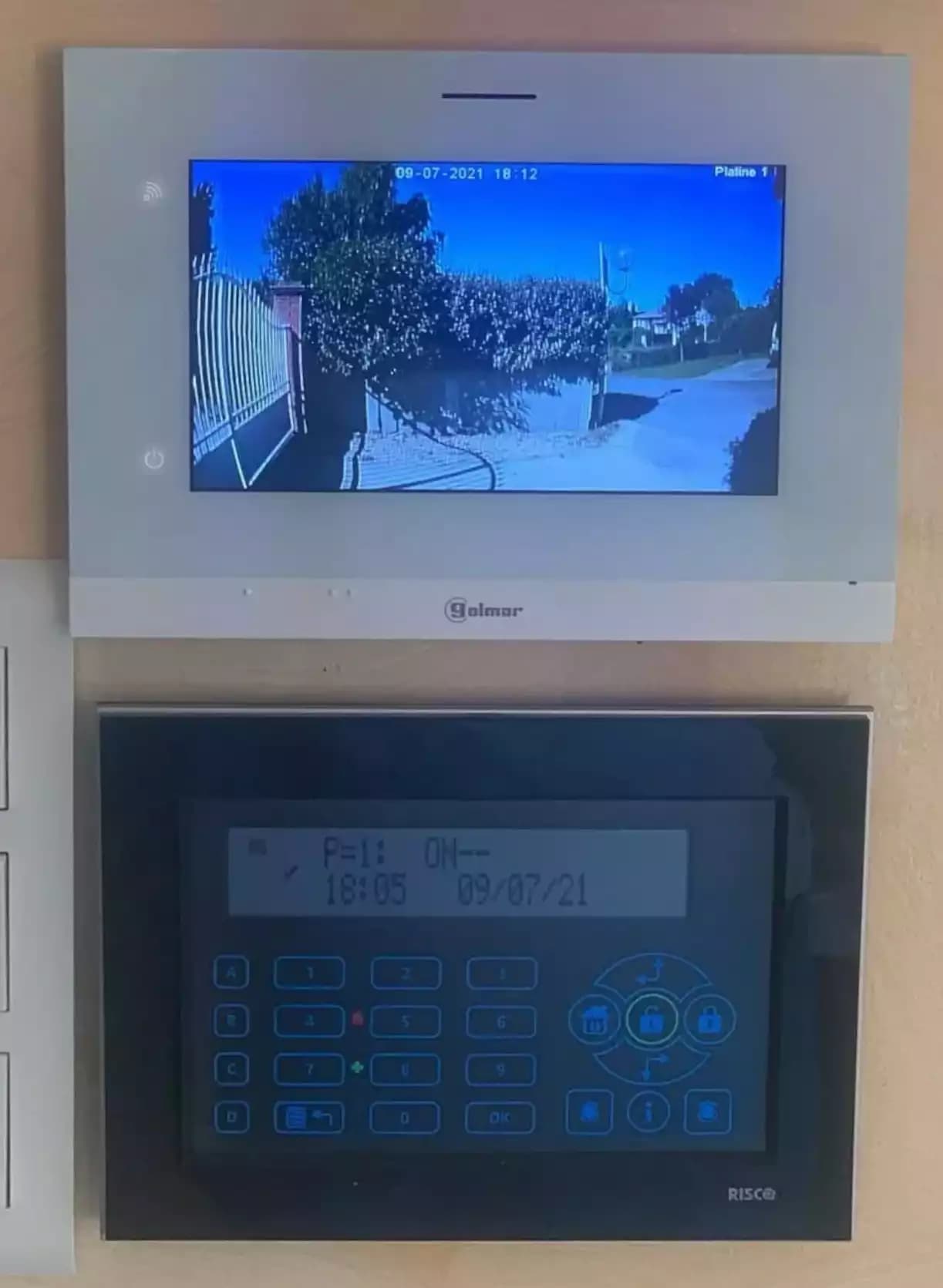 Écran d'interphone vidéo et clavier d'alarme