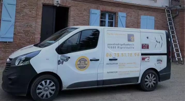 Réparation efficace d'une télévision.