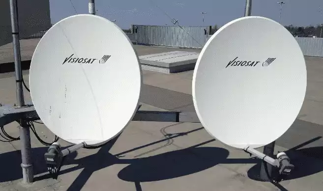 Technicien ADHD effectuant un diagnostic de signal TNT à Fronton (Toulouse)